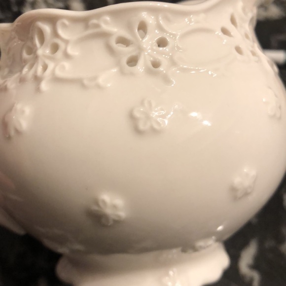 Gorgeous Grace's Teaware Creamer Ribbed vines & flowers White Ivory - Picture 7 of 7